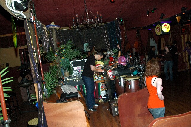 min 2006 02 19 sharkys 104